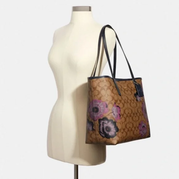 Coach City Tote in Signature Canvas with Kaffe Fassett Print - Picture 4 of 7